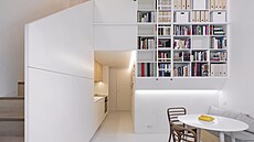 Pou�ité materiály ve sv�tlých odstínech v kombinaci s nep�ímým osv�tlením...