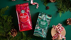 Starbucks p�iná�í svým zákazník�m ledové osv�ení i b�hem zimní sezony.