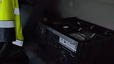 Popelá� na�el v odpadu funk�ní herní hardware.