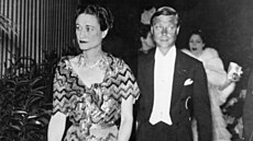 Wallis a Eduard v roce 1937, krátce po smrti krále Ji�ího V. Wallis tehdy...
