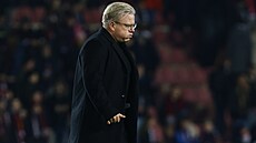 Zklamaný kou� Sparty Lars Friis po debaklu s Atlétikem Madrid.