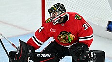 Petr Mrázek v brán� Chicago Blackhawks
