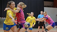 Zlínská k�ídelnice Lucie Polomíková (vlevo) pat�í ke st�elecké elit� celé MOL...
