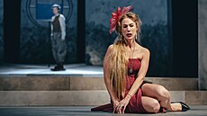 Aneta Krejíková ve vinohradském nastudování Veeru tíkrálového