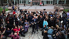 Právník Mark Geragos, který obhajuje bratry Menendezovi usvdené z vrady...