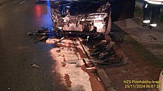 V pond�lí ráno naboural v Plzni do protihlukové zábrany taxiká�. Nadýchal tém��...