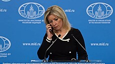 Útok nekomentuj, Máo. Telefonát z Kremlu peruil brífink