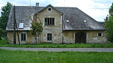 Z kdysi slavné a úsp�né sklá�ské huti v �eských Milovech na Vyso�in� toho...
