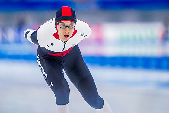 �eský rychlobrusla� Metod�j Jílek jede závod na 5000 metr� v Pekingu.