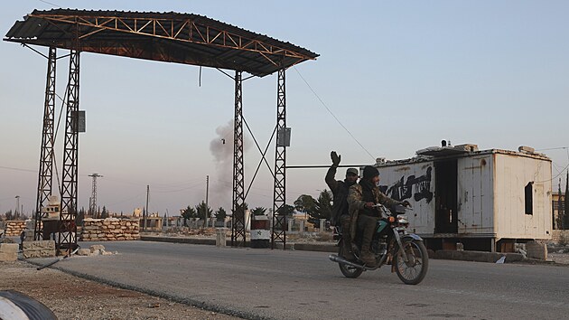 Boje v S�rii pokra�uj�. Protivl�dn� povstalci kontroluj� polovinu Aleppa. (30. listopadu 2024)