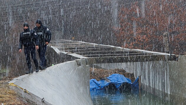 Exploze u m�sta Zubin Potok po�kodila kan�l p�iv�d�j�c� vodu ke dv�ma hlavn�m elektr�rn�m v Kosovu. Zem� z v�buchu obvi�uje Srbsko. (30. listopadu 2024)