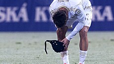 Zdrcený Roman Horák po konci utkání s Duklou.