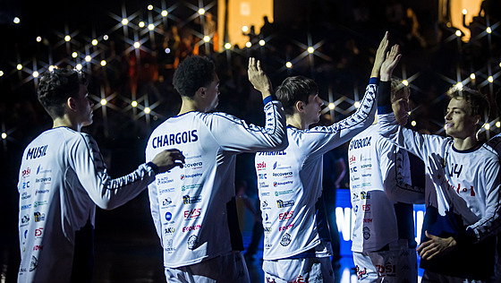 Basket Brno v�noval utkání ENBL �kolou povinným fanou�k�m. Ti se odvd��ili...