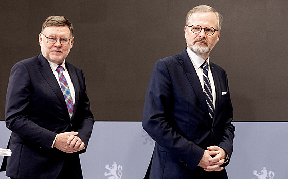 Premiér Petr Fiala a ministr financí Zbyn�k Stanjura
