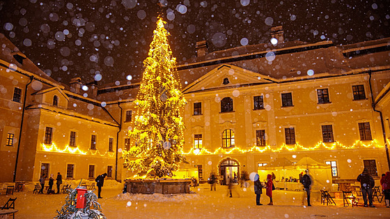 ��árský zámek láká na aktivní rodinné trávení adventu. Zájemci mohou dle mapky...