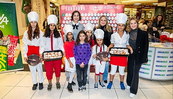 Splte vánoní pání dtem z 10 dtských domov