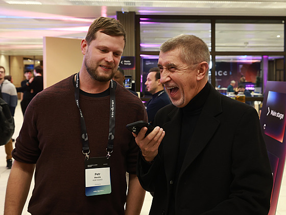 �éf ANO Andrej Babi� promluvil na kryptom�nové konferenci Emergence v Praze....