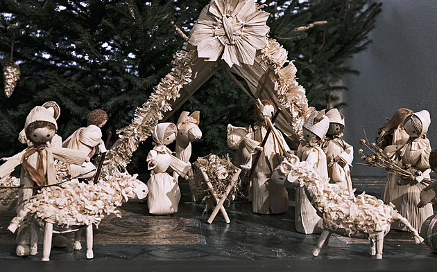 Děti se strašily nebozezem, dospělí se báli zvířat. 12 bizarních tradic na Štědrý den