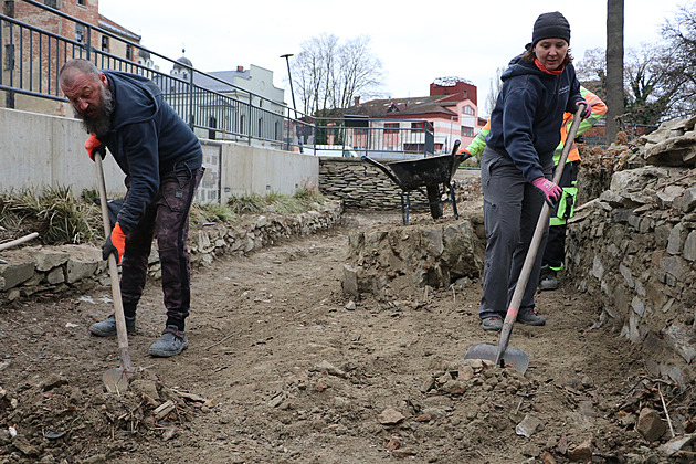 Silný povodový proud v Krnov poboil cennou stedovkou ze a pokodil i...