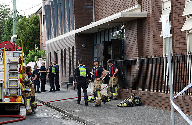 Synagogu v Melbourne zachvátil požár. Premiér mluví o antisemitském útoku