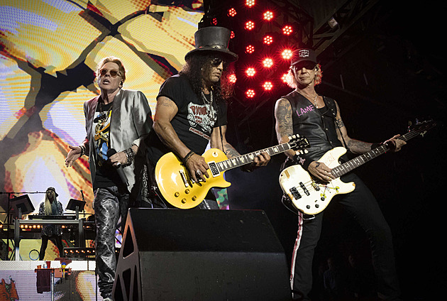 Slash bez cigarety, zato v životní formě. Guns N’ Roses nadchli otce na Rock for People