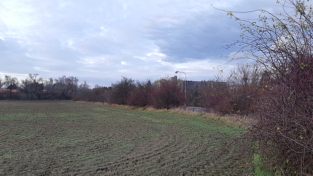 Pohled na místo, kde by se mla v olomoucké tvrti epín u elezáren napojovat...