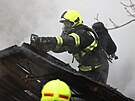 Hasii v Kladn zasahuj u poru budovy v bvalm arelu Poldi v Husk ulici....