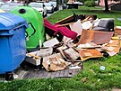 Jedna z ukzek nepodku okolo kontejnerovch stn v ostravskm obvodu Jih....