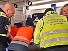 U nehody zasahovali i lete�t� z�chran��i z Prahy.