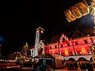 Pohled na olomouck Horn nmst s adventnmi trhy a vnonm stromem, kterm...