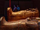 Novin��sk� prohl�dka v�stavy Tutanchamon v Pra�sk�m veletr�n�m are�lu. Hrobka a...
