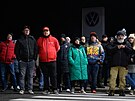 Zam�stnanci Volkswagenu v n�meckém Cvikov� demonstrují svou ochotu stávkovat....