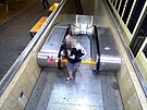Mu stlel z krtk zbran u metra Opatov, ptr po nm policie. (27....