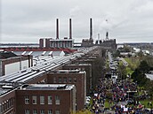 Zamstnanci VW se úastní shromádní odborového svazu IG Metall ped sídlem...