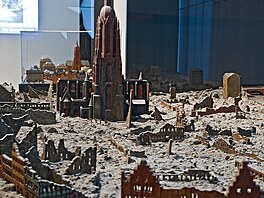 Existuje je�t� jedna sekce modelu, zachycující rozbombardované ulice a sutiny....