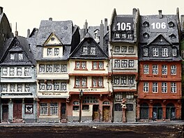 Na frankfurtské radnici v roce 1923 soudí, �e jejich m�sto je zastaralé,...