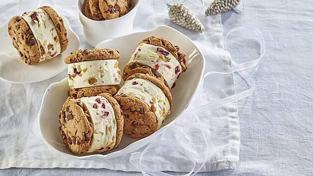 Vánoní zmrzlinové sendvie + stepy