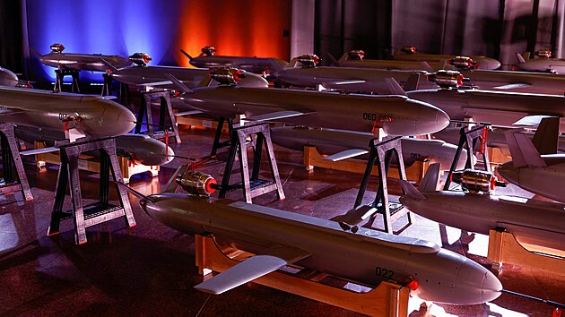 Ukrajina pedstavila novou zbra domc vroby, kter m podle n dolet a 700 kilometr a kterou oznauje za dron-stelu. (6. prosince 2024)