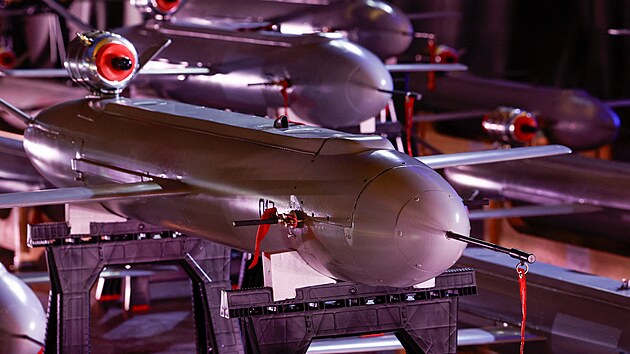 Ukrajina pedstavila novou zbra domc vroby, kter m podle n dolet a 700 kilometr a kterou oznauje za dron-stelu. (6. prosince 2024)