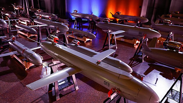 Ukrajina pedstavila novou zbra domc vroby, kter m podle n dolet a 700 kilometr a kterou oznauje za dron-stelu. (6. prosince 2024)