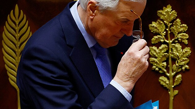 Francouzsk� premi�r Michel Barnier b�hem rozpravy o n�vrz�ch na vysloven� ned�v�ry francouzsk� vl�d� (4. prosince 2024)