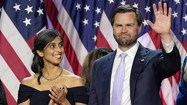 Usha Vanceov� a J. D. Vance b�hem kampan� na Florid� (6. listopadu 2024)