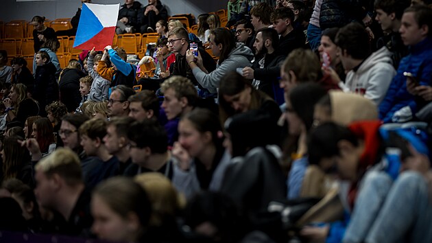 Basket Brno v�noval utk�n� ENBL �kolou povinn�m fanou�k�m. Ti se odvd��ili skv�lou atmosf�rou.