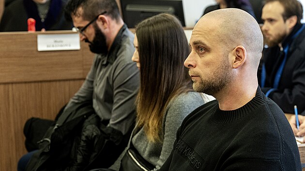 Policista Tom� Soukup je obvin�n� z ma�en� �kolu ��edn� osoby z nedbalosti. Na m�sto incidentu p�ijel, ale ��d�n� sv�ho kolegy nijak nezabr�nil. (5. prosince 2024, Praha)