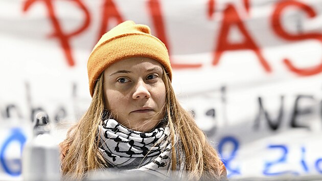 �v�dsk� klimatick� aktivistka Greta Thunbergov� vzbudila rozruch na propalestinsk� demonstraci v n�meck�m Mannheimu. (6. prosince 2024)