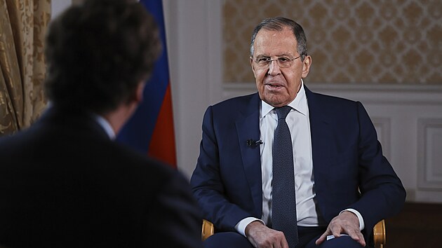 ��f rusk� diplomacie Sergej Lavrov v rozhovoru poskytnut�m b�val�mu moder�torovi americk� televize Fox News Tuckerovi Carlsonovi (3. prosince 2024)