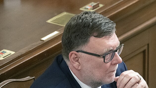 Ministr financ� Zbyn�k Stanjura a premi�r Petr Fiala p�i jedn�n� o rozpo�tu ve Sn�movn� 3. prosince 2024
