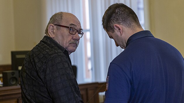 Jaromr Kudlka u Krajskho soudu v Brn (3.12.2024). Podle obaloby ubil svou partnerku k smrti, on tvrd, e zemela bez jeho zavinn.