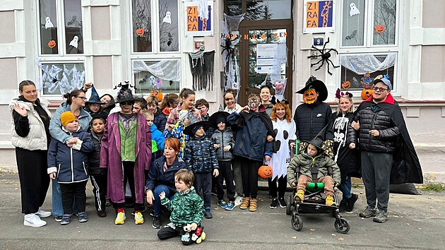 Denn� centrum �irafa s�dl� v b�val� �kole v karlovarsk� ��sti Bohatice.