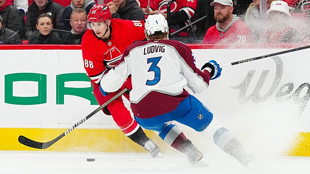 Martin Neas z Caroliny brnn Johnem Ludvigem z Colorada.